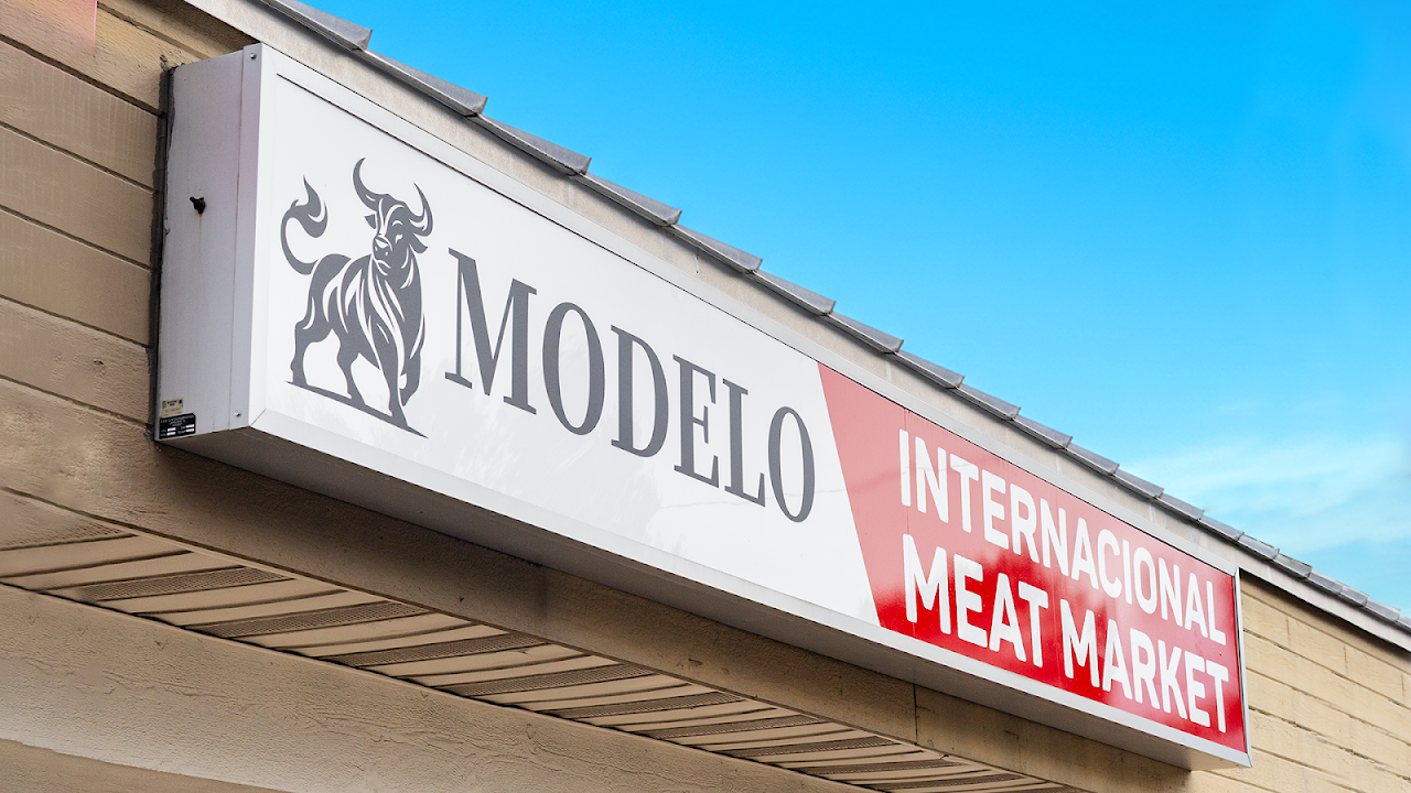 Modelo International Meat Market - Largo